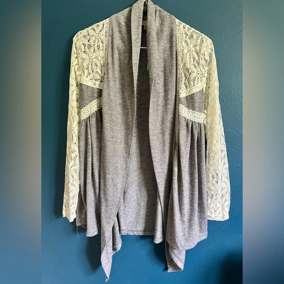 Young Thread NWT Grey Lace Detail Lightweight Cardigan - Size S - Picture 2 of 3